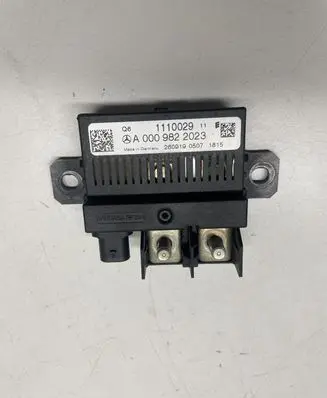 Mercedes-Benz E W213 Charging relay A0009822023 0009822023