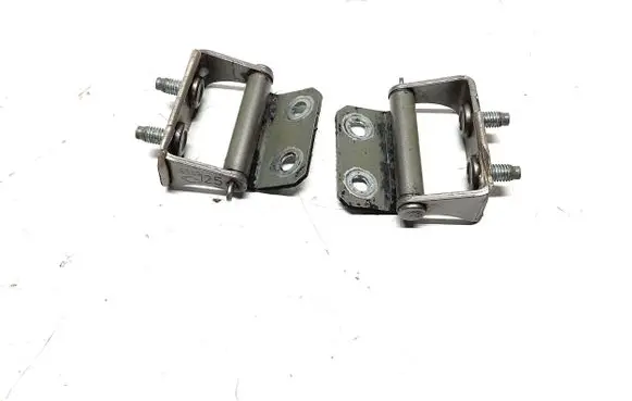Nissan Qashqai+2 Tailgate/trunk/boot hinge