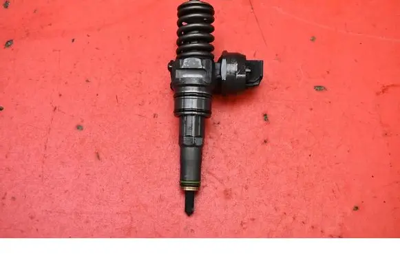 Seat Ibiza IV (6J,6P) Fuel injector 038130073BN