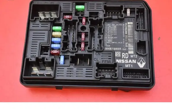 Dacia Sandero Fuse box set 284B71965R