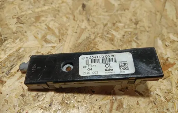 Mercedes-Benz C W204 Aerial antenna amplifier A2048200089 ZGS003 28073699