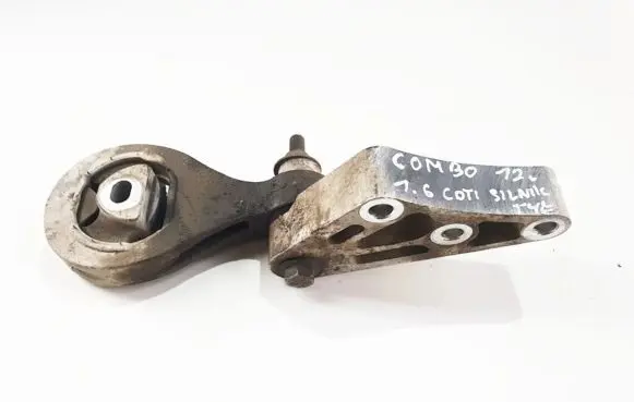 Opel Combo D Engine mount bracket