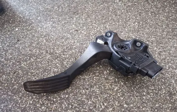Volvo XC60 Accelerator throttle pedal 6G929F836DD