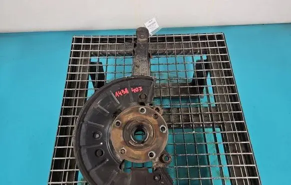 Front wheel hub spindle knuckle