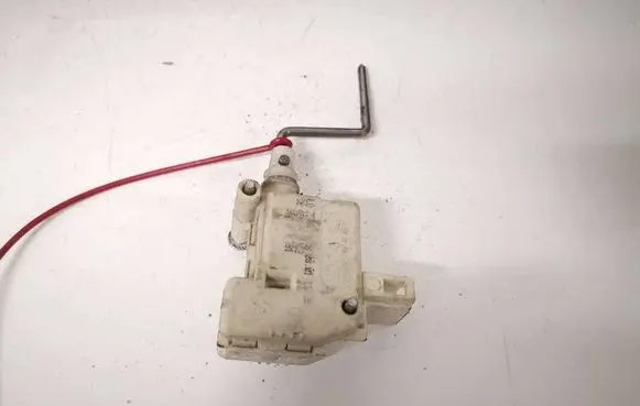 Volkswagen Golf IV Central locking motor 3B0959781B