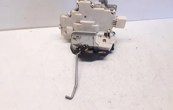 Audi A6 S6 C6 4F Rear door lock 4F0839018