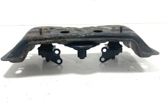 Gearbox mounting bracket