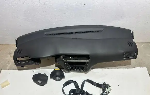 Volkswagen Jetta VI Dashboard