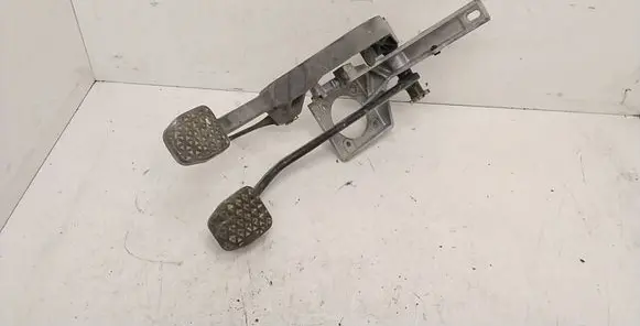 BMW 3 E36 Pedal assembly 1161993
