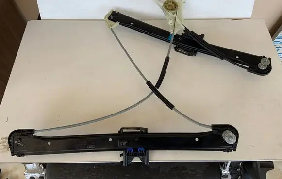Audi A3 S3 8V Front window lifting mechanism without motor 8V4837461