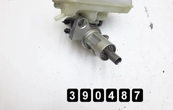 Skoda Superb B5 (3U) Master brake cylinder 8E0611301E