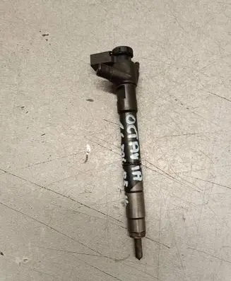 Skoda Octavia Mk3 (5E) Fuel injector 28370681 074825216H 19011WRL3