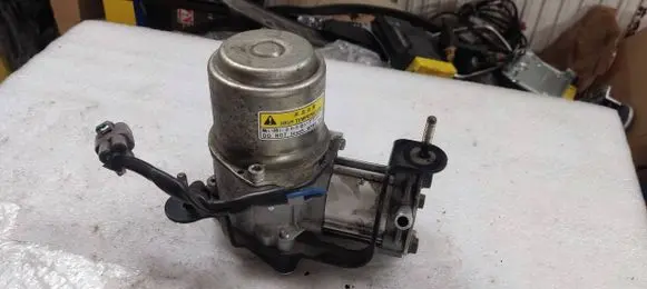 Mitsubishi Outlander Vacuum pump 