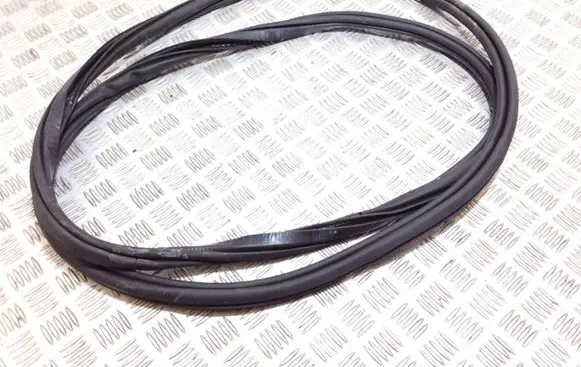 Volvo XC90 Front door rubber seal 31457673