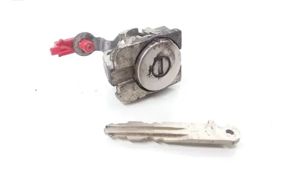 Nissan X-Trail T31 Front door lock (next to the handle) 