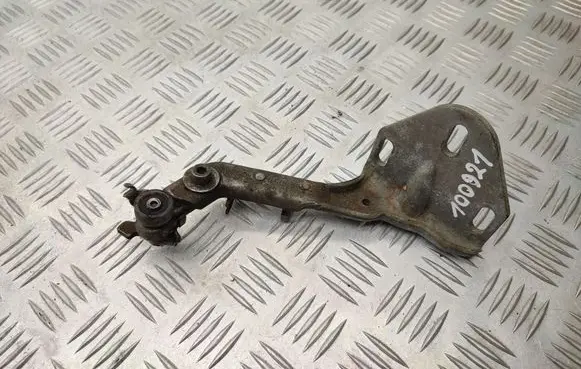 Iveco Daily 6th gen Sliding door lower roller guide/hinge 