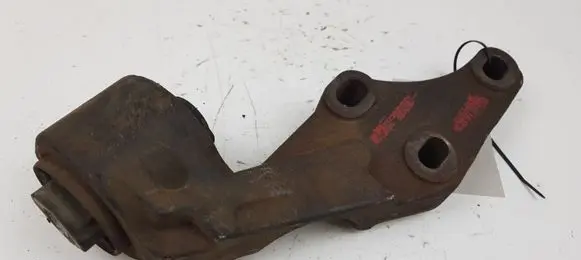 Land Rover Discovery 3 - LR3 Front differential bracket 3654DT2
