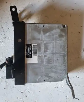 Toyota Avensis T250 Engine control unit/module 8966105C81