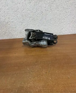 Land Rover Range Rover Evoque L538 Engine mount bracket 6G926P082AB 30671219