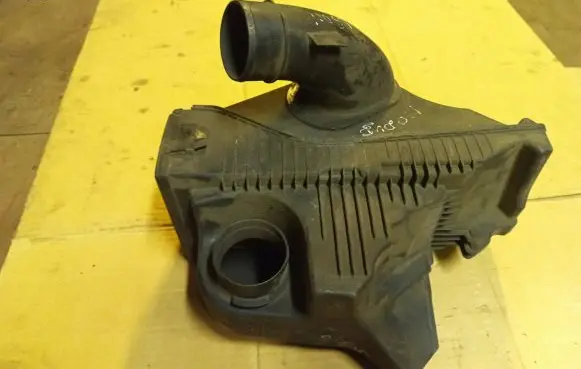 Renault Modus Air filter box 8200398989 398083123 8200215806