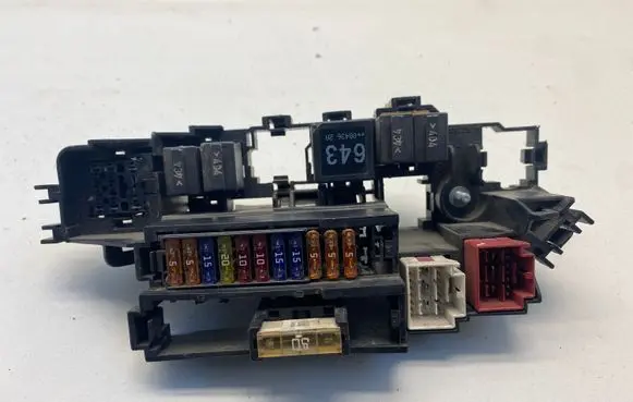 Audi A4 S4 B8 8K Fuse module 8K1937503