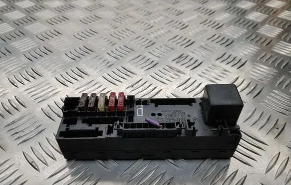 Mercedes-Benz E W210 Fuse module A0005400372