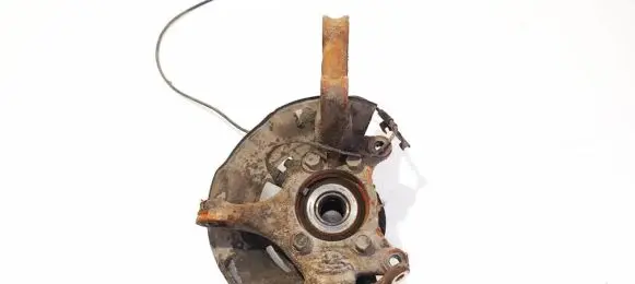 Toyota RAV 4 (XA30) Front wheel hub