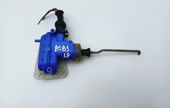 Audi 80 90 B3 Central locking vacuum pump 893862153C 893862123