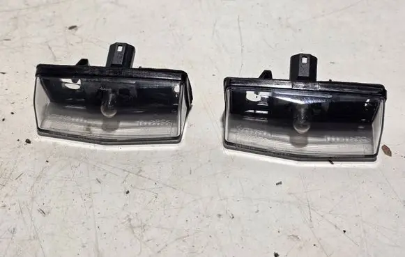 Toyota C-HR I Number plate light 81270F4010