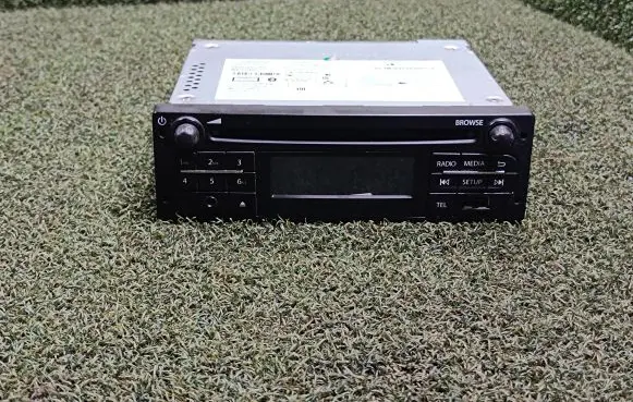 Opel Movano B Radio/CD/DVD/GPS head unit 281154178R