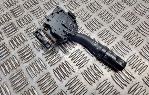 Toyota Avensis T250 Wiper control stalk 173654