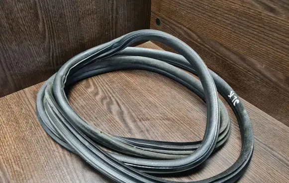 Citroen Berlingo Sliding door rubber seal 9023FF