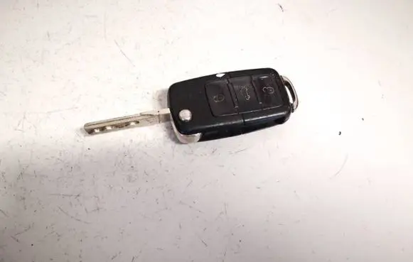 Volkswagen Touran I Ignition key/card 