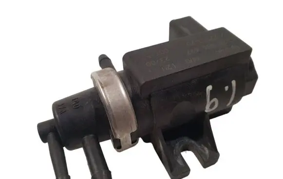 Audi A4 S4 B6 8E 8H Turbo solenoid valve 1J0906627
