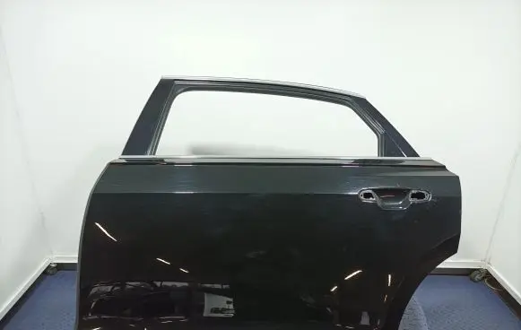 Audi A8 S8 D2 4D Rear door