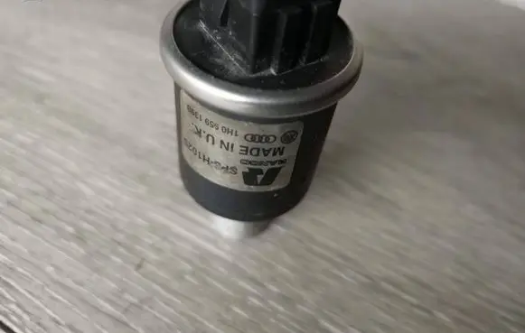 Volkswagen Golf IV Air conditioning (A/C) pressure sensor 1H0959139B H1025