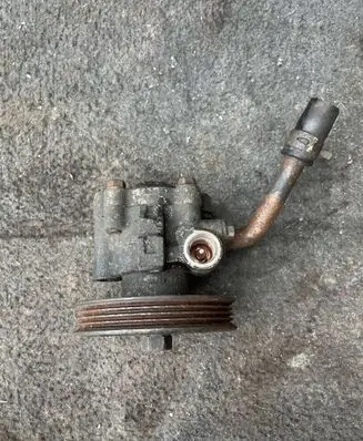 Nissan Pathfinder R51 Power steering pump