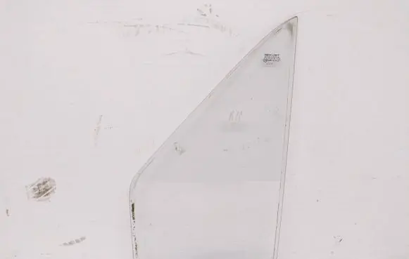 Ford Transit Front vent window/glass (coupe) 