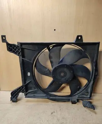 Mitsubishi Space Star Radiator cooling fan shroud 30899008