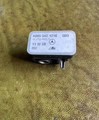 Mercedes-Benz E AMG W212 ESP acceleration yaw rate sensor A0055421218