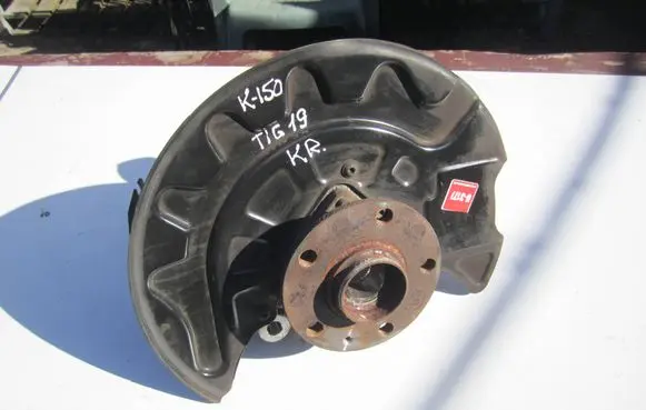 Volkswagen Tiguan Front wheel hub spindle knuckle 5Q0407257A