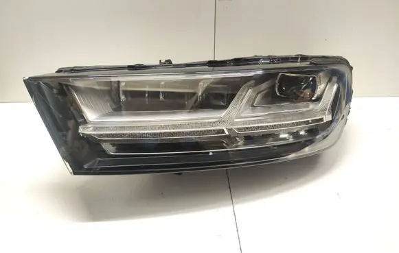 Audi Q7 4M Headlight/headlamp 4m0941035c