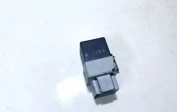 Mitsubishi Carisma Other relay a2296