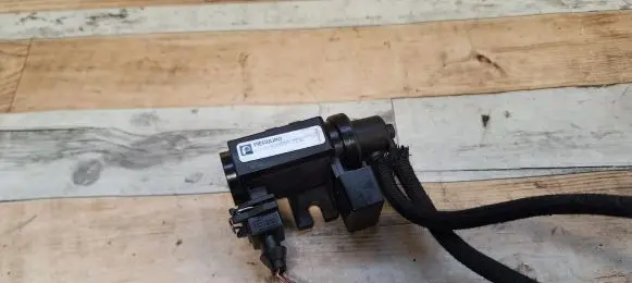 BMW 5 E39 Turbo solenoid valve 722796010