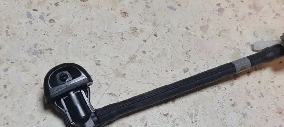 Lexus CT 200H Windshield washer spray nozzle 