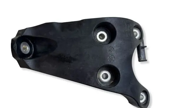 BMW 4 F32 F33 Engine mounting bracket 6860273