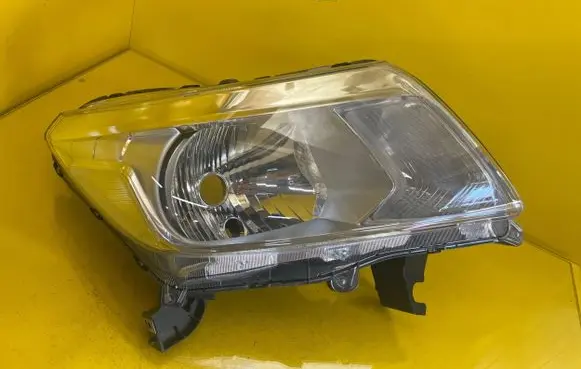 Nissan Navara D23 Headlight/headlamp 260104KJ2A