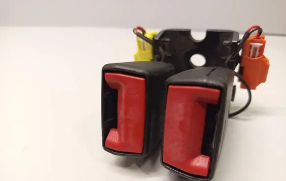 Volvo S60 Middle seatbelt buckle (rear) 34150327 31351657