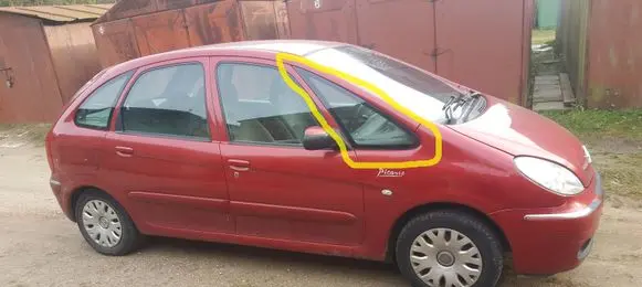 Citroen Xsara Picasso Front triangle window/glass 