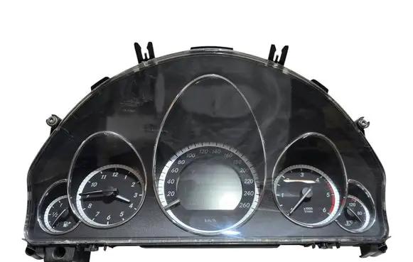 Mercedes-Benz E C207 W207 Speedometer (instrument cluster) A2125409147 A2044423021 A2125400948